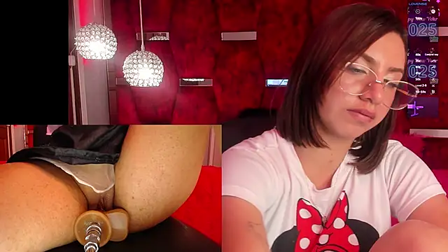 Snapshot of CamilaVegas_ chatting on 4, 1, 2025 CamilaVegas online show from 4, 1, 2025