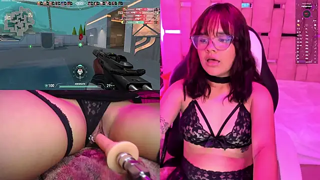 Snapshot of PetiteSalome chatting on 2, 12, 2024 PetiteSalome online show from 2, 12, 2024