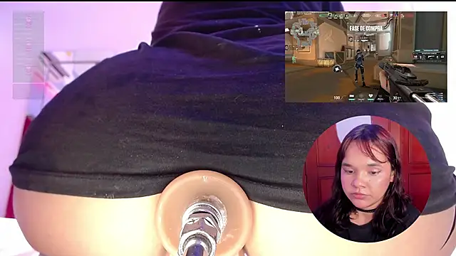 Snapshot of PetiteSalome chatting on 11, 12, 2024 PetiteSalome online show from 11, 12, 2024