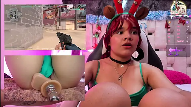 Snapshot of PetiteSalome chatting on 20, 12, 2024 PetiteSalome online show from 20, 12, 2024