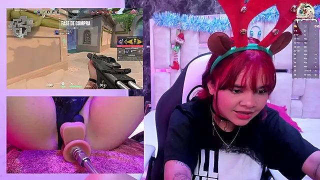 Snapshot of PetiteSalome chatting on 21, 12, 2024 PetiteSalome online show from 21, 12, 2024