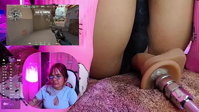 Snapshot of PetiteSalome chatting on 8, 1, 2025 PetiteSalome online show from 8, 1, 2025