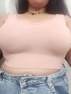 cute-mahek online show from 13, 4, 2026