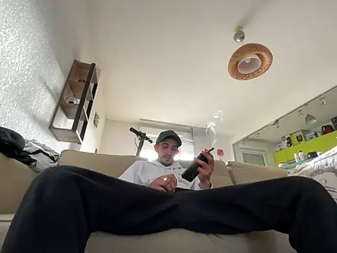 Rebeu313 online show from 14, 2, 2025