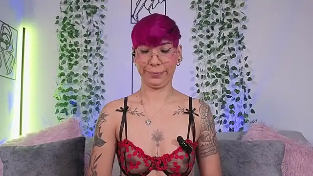 MiaMorgan  online show from 6, 4, 2026