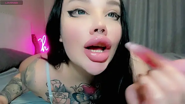 Snapshot of Aira_vi chatting on 18, 5, 2026 Aira vi online show from 18, 5, 2026