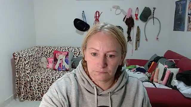 emperabigbootybigass online show from 17, 3, 2026