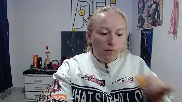 emperabigbootybigass online show from 20, 5, 2026