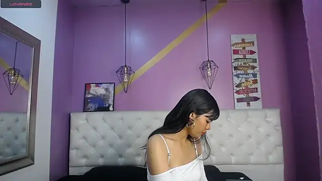 Snapshot of MadameDamn chatting on 14, 12, 2024 MadameDamn online show from 14, 12, 2024