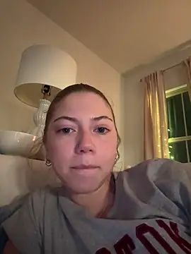 Snapshot of emilycoco chatting on 19, 4, 2026 emilycoco online show from 19, 4, 2026
