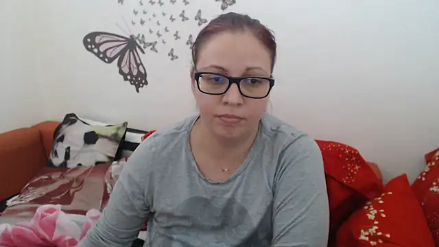 LadyHellene online show from 16, 2, 2025