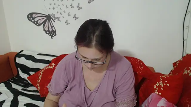 LadyHellene online show from 19, 2, 2025