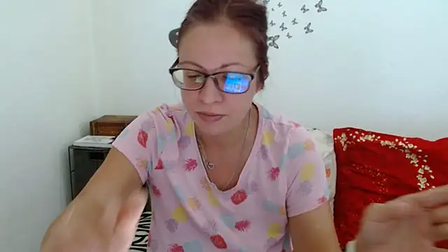 Snapshot of LadyHellene chatting on 7, 8, 2026 LadyHellene online show from 7, 8, 2026