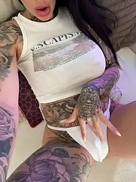 MeganWitch online show from 24, 4, 2026