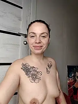 Lola Hale online show from 20, 3, 2025