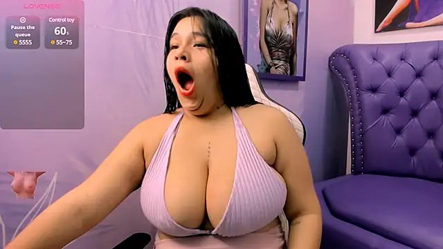 Snapshot of emma__milk_ chatting on 22, 2, 2025 emma milk online show from 22, 2, 2025