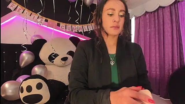 Coral Gibson online show from 31, 3, 2026