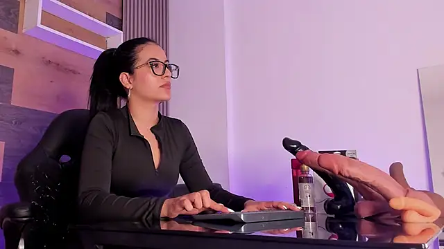 Snapshot of Ellaochoa chatting on 22, 9, 2025 Ellaochoa online show from 22, 9, 2025