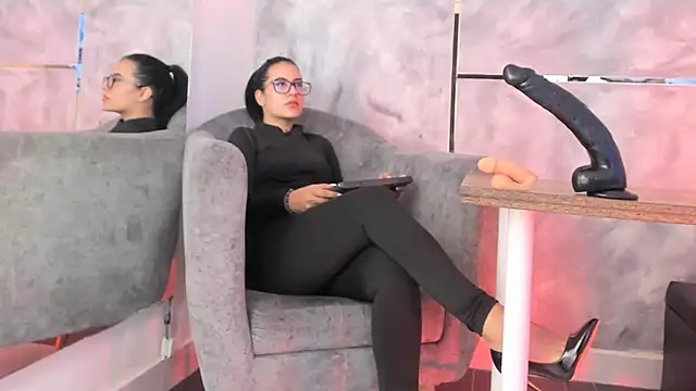 Snapshot of Ellaochoa chatting on 10, 11, 2025 Ellaochoa online show from 10, 11, 2025