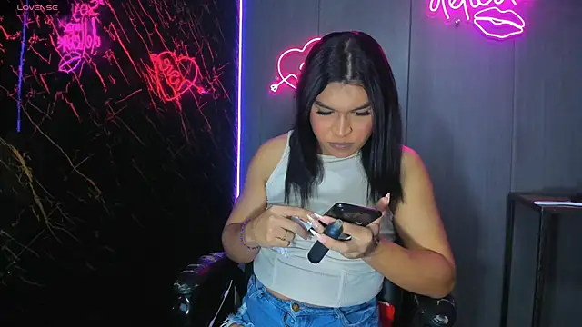 miavalentinaaa online show from 20, 12, 2024