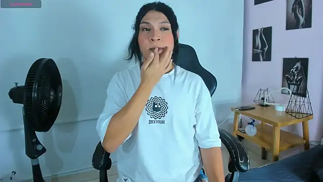 miavalentinaaa online show from 10, 3, 2025