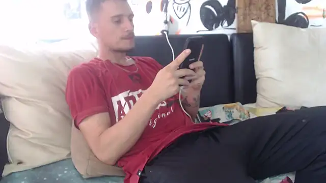 roystonee01 online show from 6, 11, 2025