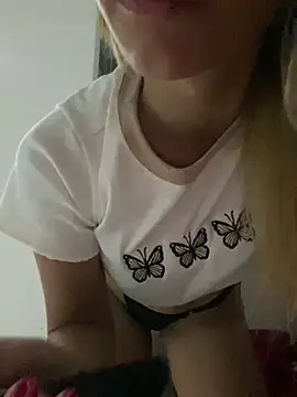 Snapshot of Carolinen chatting on 31, 1, 2025 Carolinen online show from 31, 1, 2025