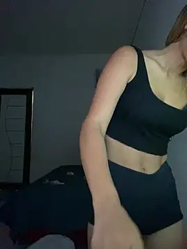Snapshot of Carolinen chatting on 5, 2, 2025 Carolinen online show from 5, 2, 2025
