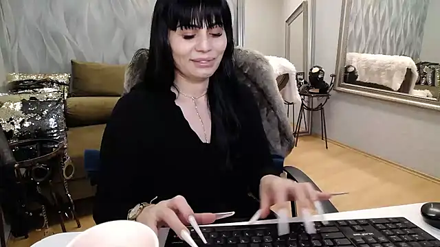 Sara Poison online show from 3, 3, 2026