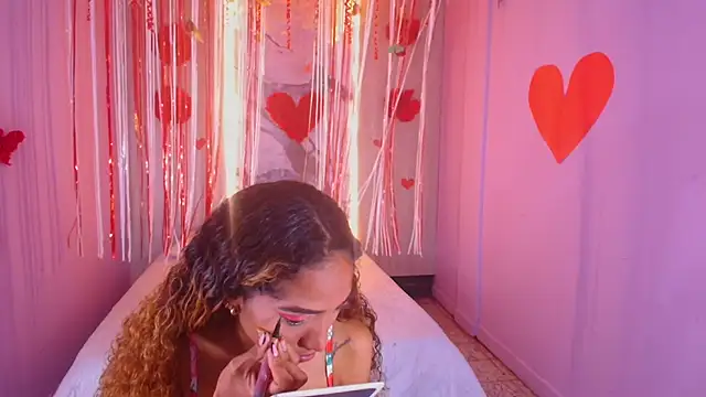 Charlotte Love10 online show from 14, 2, 2025