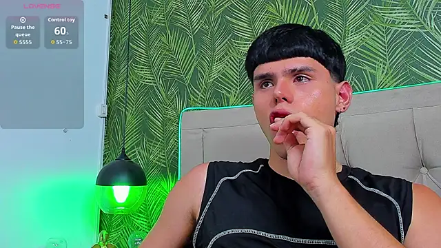 Snapshot of Nathaniel_Park chatting on 19, 5, 2026 Nathaniel Park online show from 19, 5, 2026