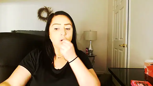 AlyssiaAmoreXO online show from 17, 6, 2026