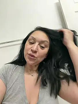 AlyssiaAmoreXO online show from 24, 6, 2026