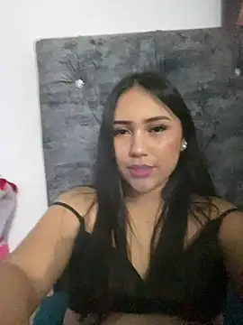 Snapshot of YuliiCamm chatting on 18, 12, 2024 YuliiCamm online show from 18, 12, 2024