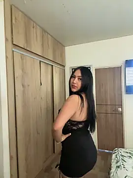 Snapshot of YuliiCamm chatting on 12, 10, 2025 YuliiCamm online show from 12, 10, 2025