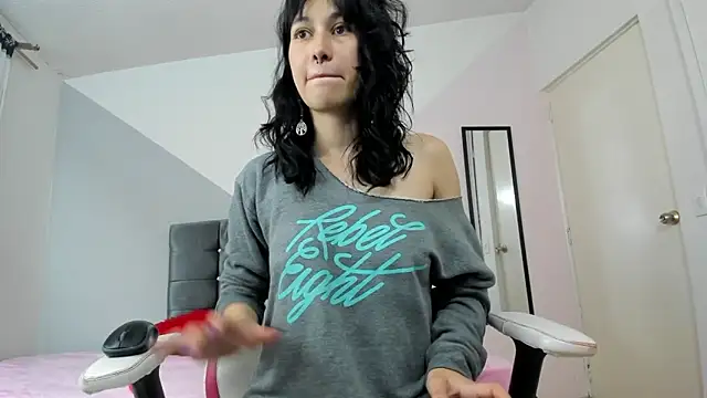 Camcrush   online show from 12, 3, 2025