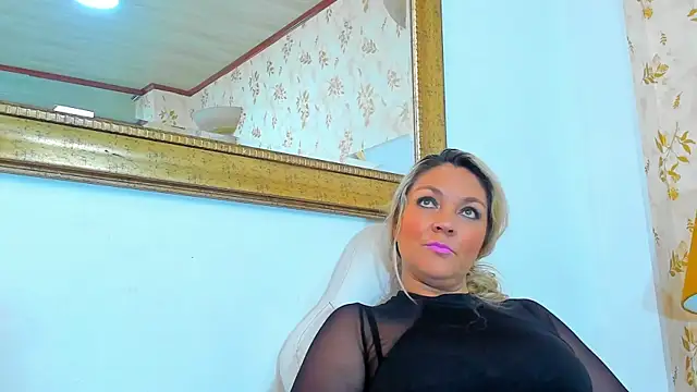 Snapshot of MalorySweet chatting on 18, 9, 2025 MalorySweet online show from 18, 9, 2025
