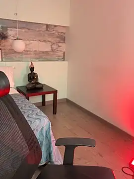 Alisha-Bond online show from 16, 1, 2025