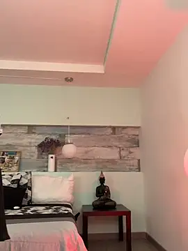 Alisha-Bond online show from 1, 2, 2025