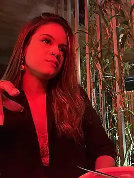 Alisha-Bond online show from 1, 3, 2025