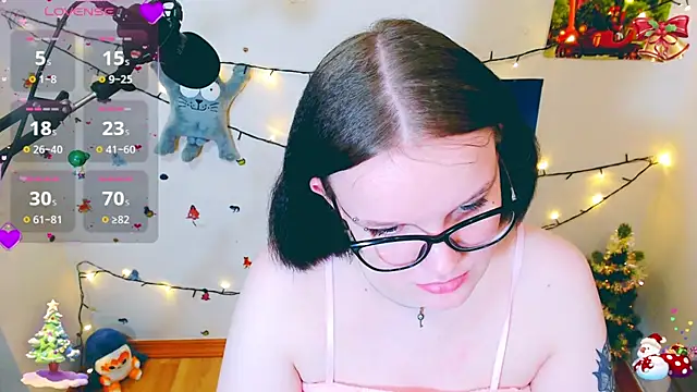 Snapshot of DivaMarisa chatting on 25, 12, 2024 DivaMarisa online show from 25, 12, 2024