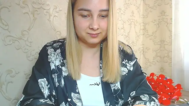 Snapshot of DolphinDreams chatting on 6, 6, 2026 DolphinDreams online show from 6, 6, 2026