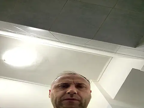 Snapshot of Lecatore80 chatting on 18, 11, 2025 Lecatore80 online show from 18, 11, 2025