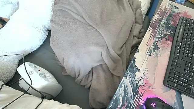 Snapshot of CeriseLapine chatting on 19, 2, 2026 CeriseLapine online show from 19, 2, 2026