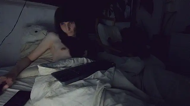 Snapshot of CeriseLapine chatting on 19, 2, 2026 CeriseLapine online show from 19, 2, 2026