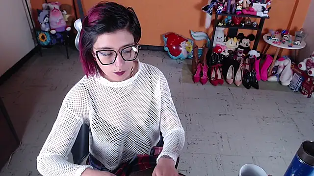 MissMiia2 online show from 4, 1, 2025