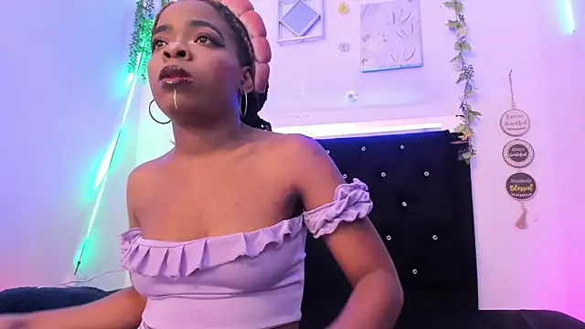 Snapshot of Liilly_Taylor1 chatting on 5, 10, 2025 Liilly Taylor1 online show from 5, 10, 2025