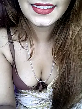 Diamond queeen online show from 9, 10, 2025