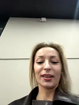 Diamond Bunny  online show from 21, 11, 2025