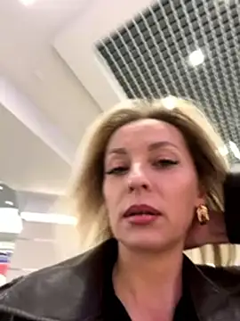 Diamond Bunny  online show from 23, 11, 2025